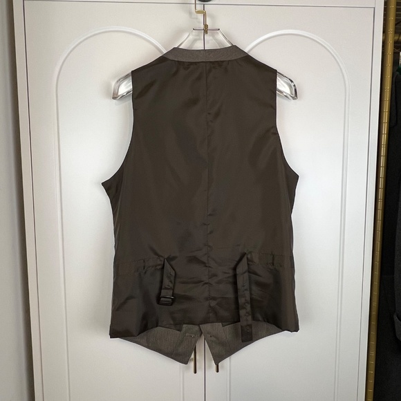 J.Ferrar Men's Soft Brown Vest - Picture 6 of 8